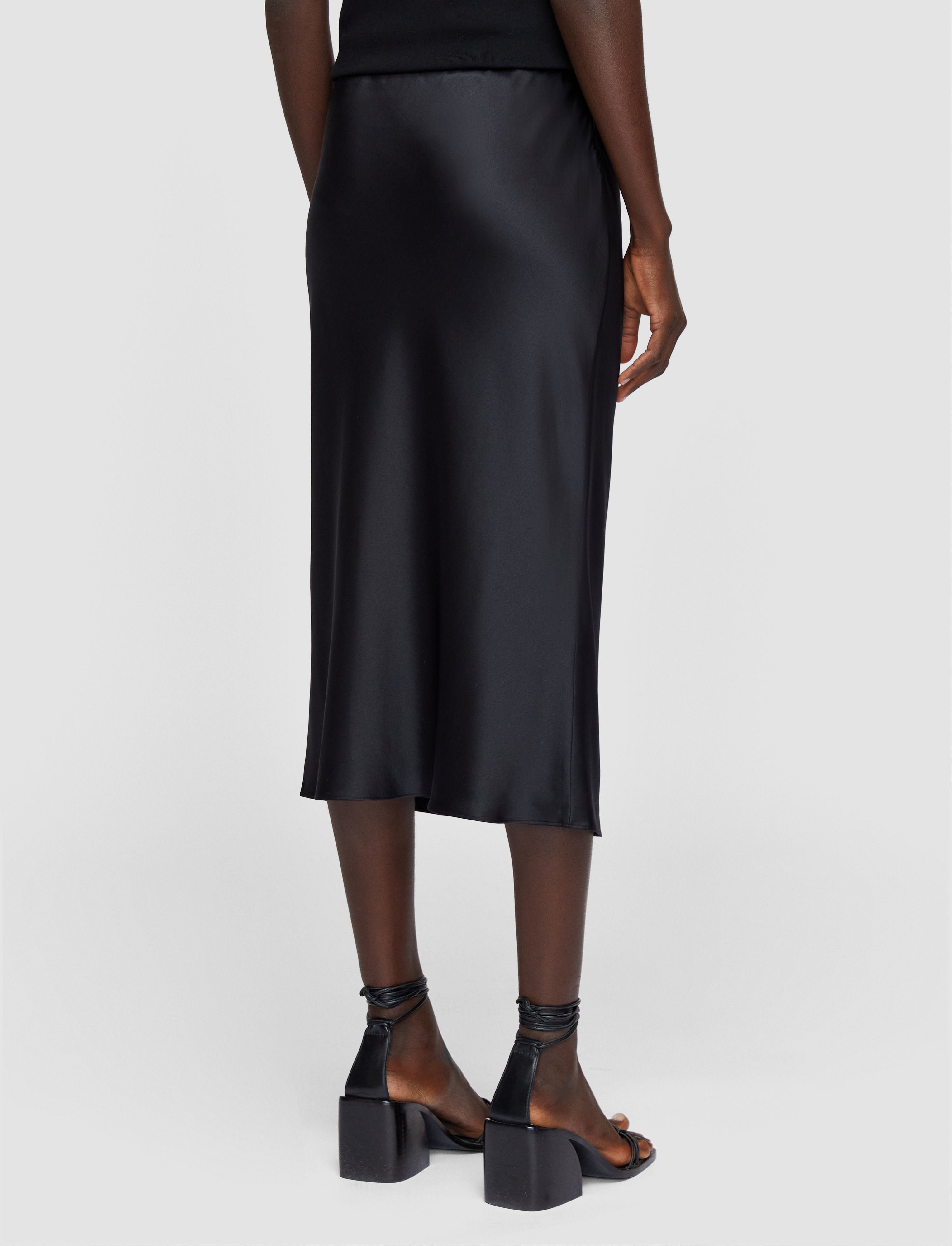 noir-jupe-isaak-en-satin-de-soie-JOSEPH