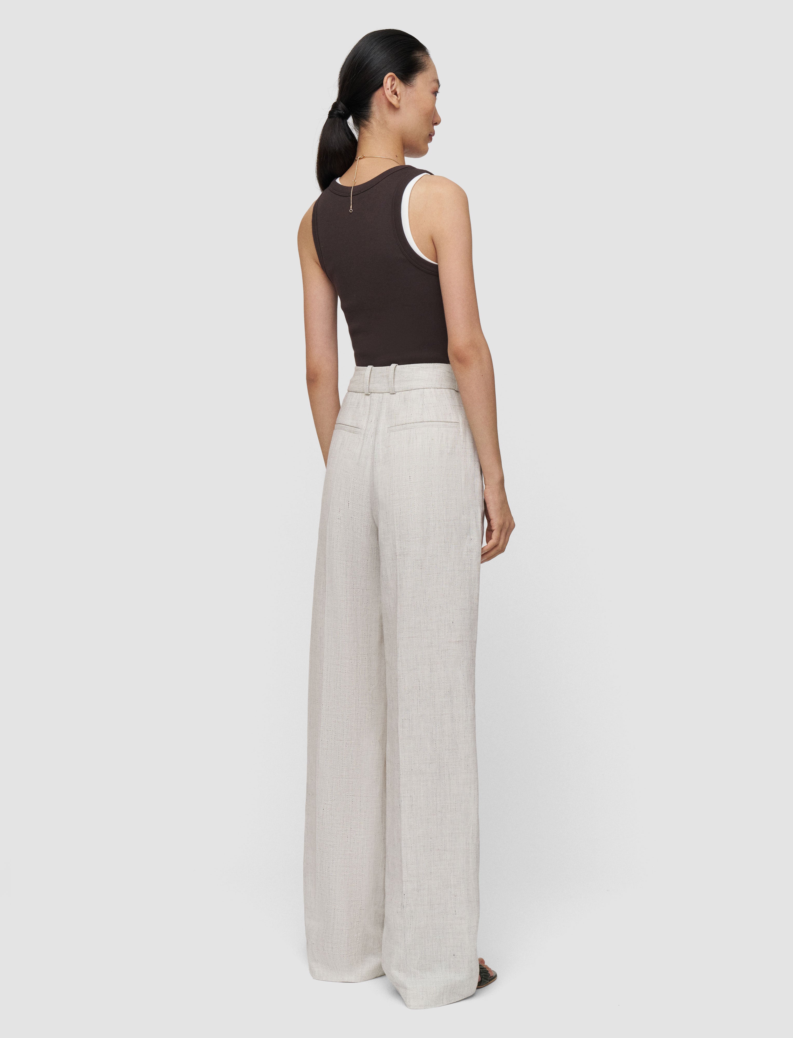 gris-pantalon-arven-en-coton-et-lin-textures-JOSEPH