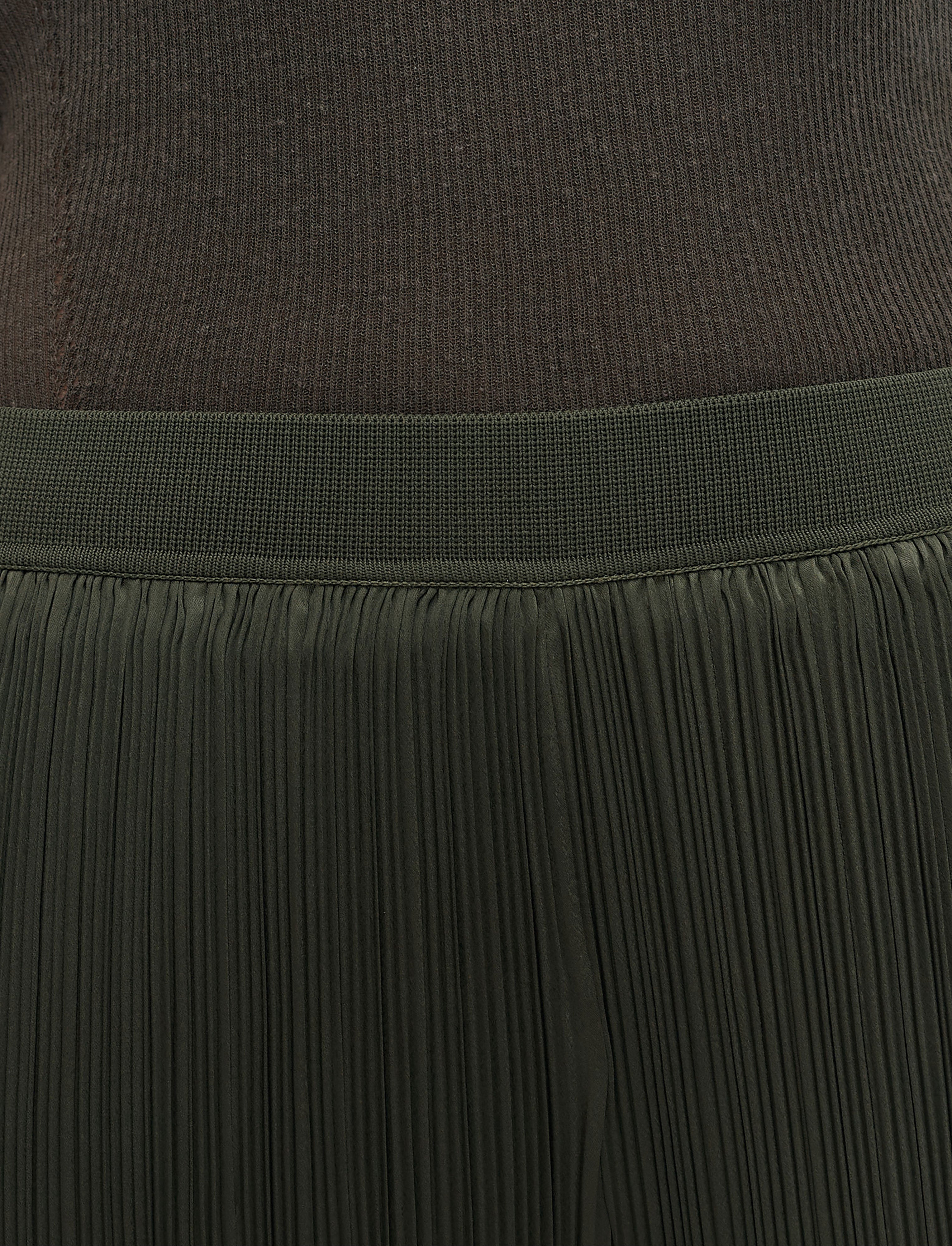 vert-amber-pantalon-en-satin-plisse-JOSEPH