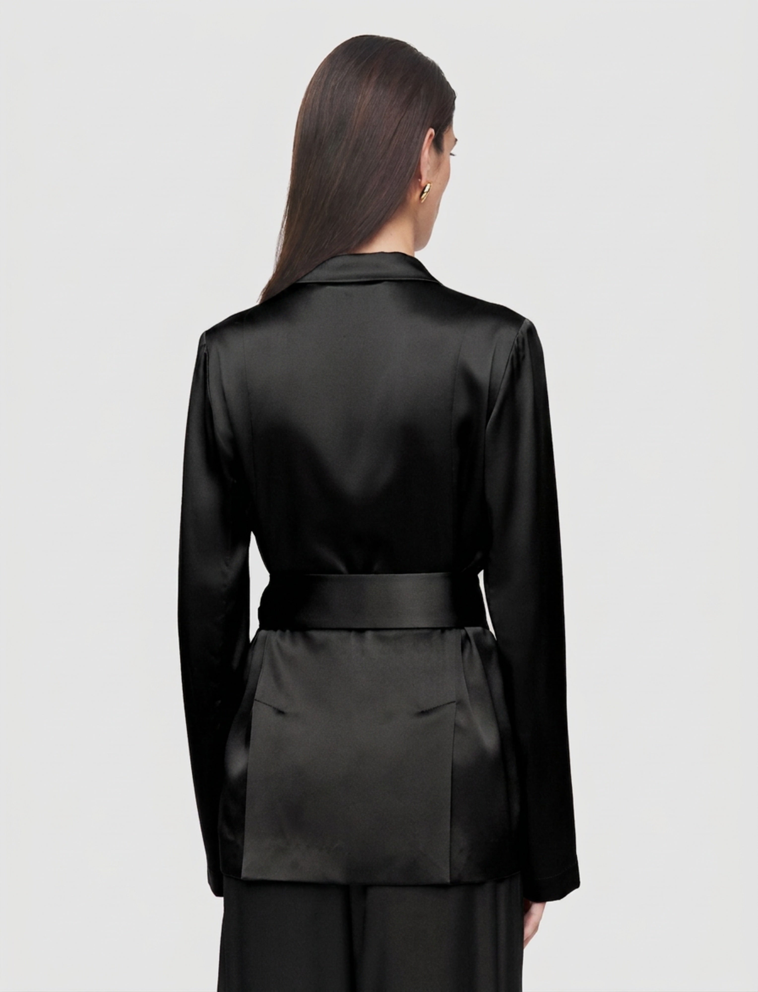 noir-veste-archer-en-satin-de-soie-JOSEPH