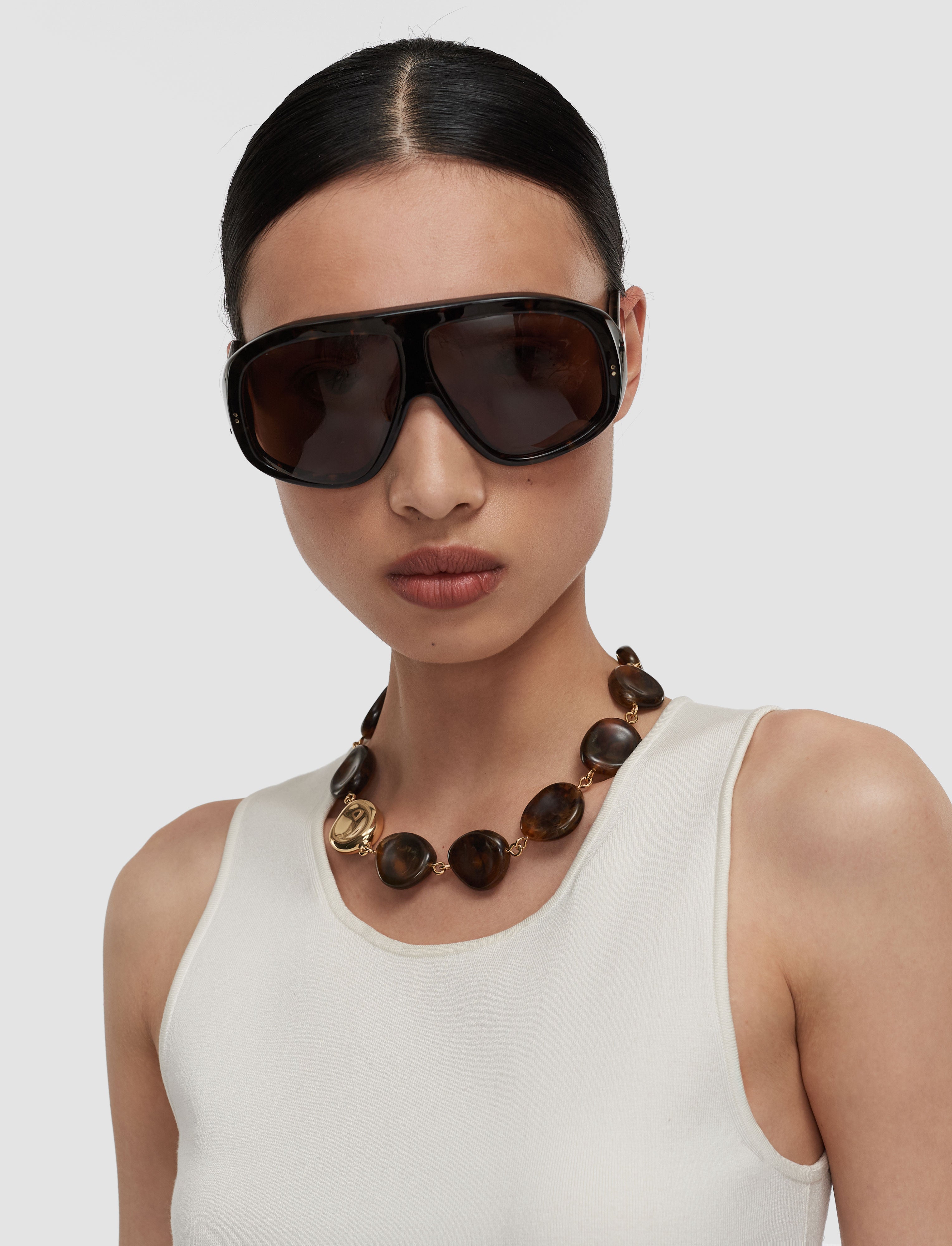 brown-bean-resin-necklace-JOSEPH
