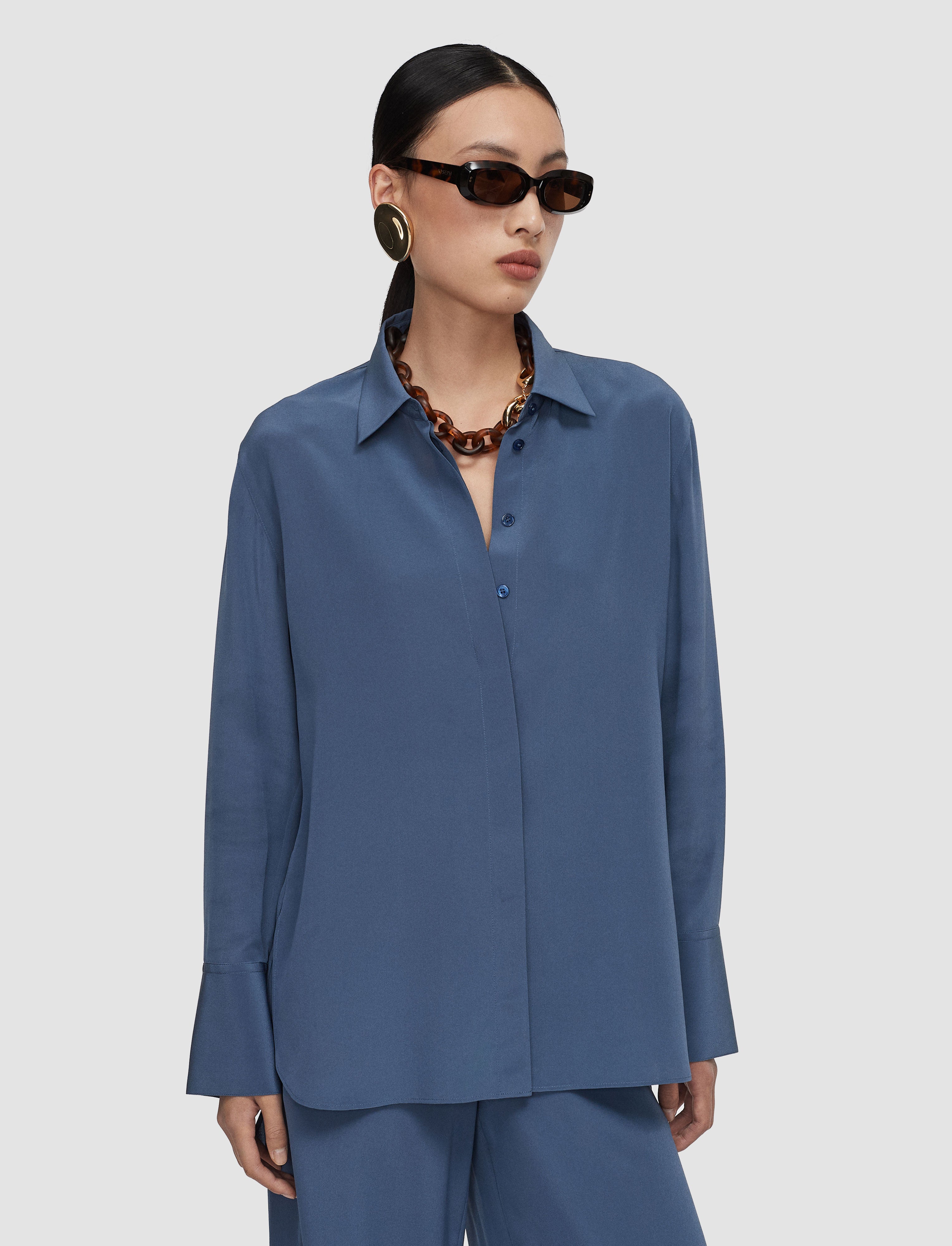 bleu-blouse-bold-en-crepe-de-soie-JOSEPH