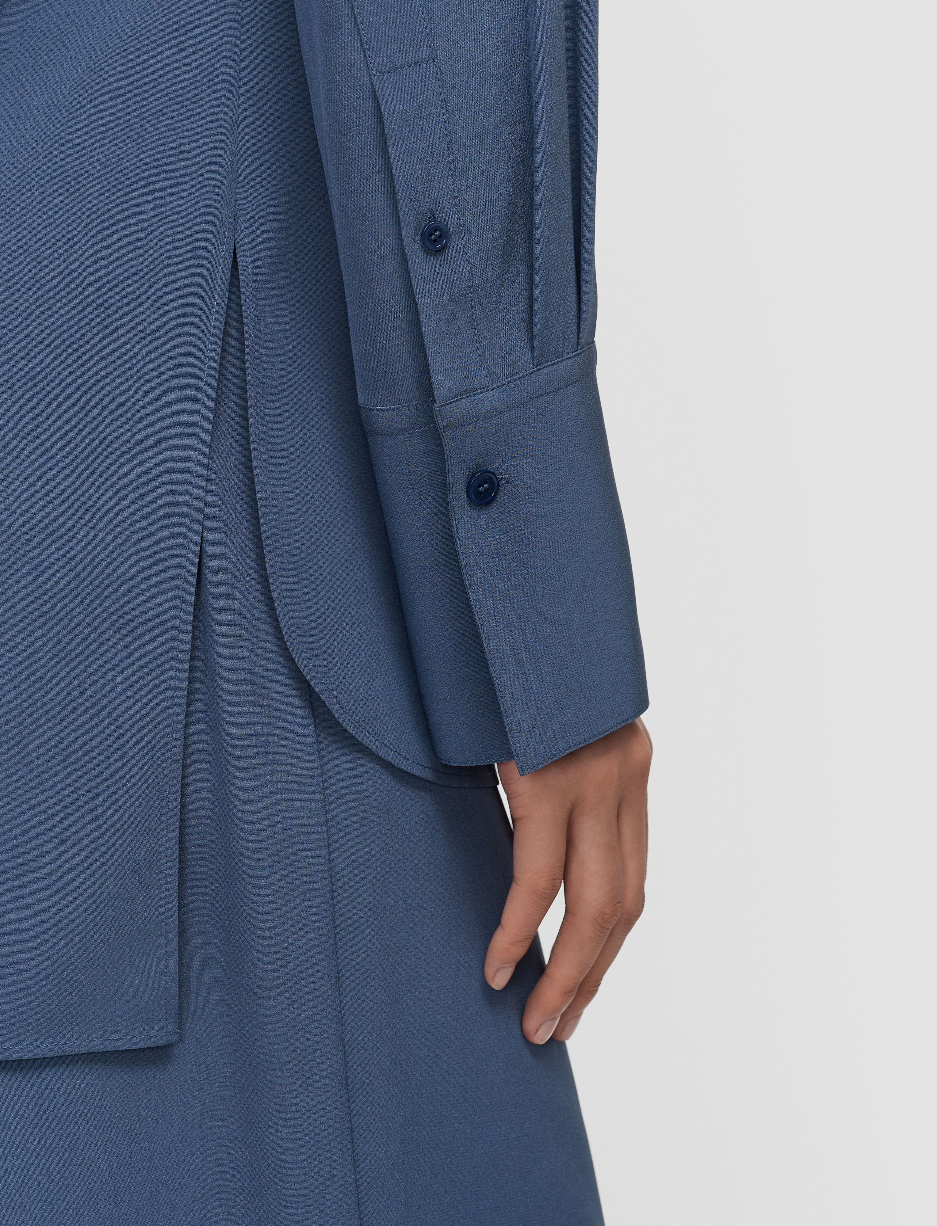 bleu-blouse-bold-en-crepe-de-soie-JOSEPH