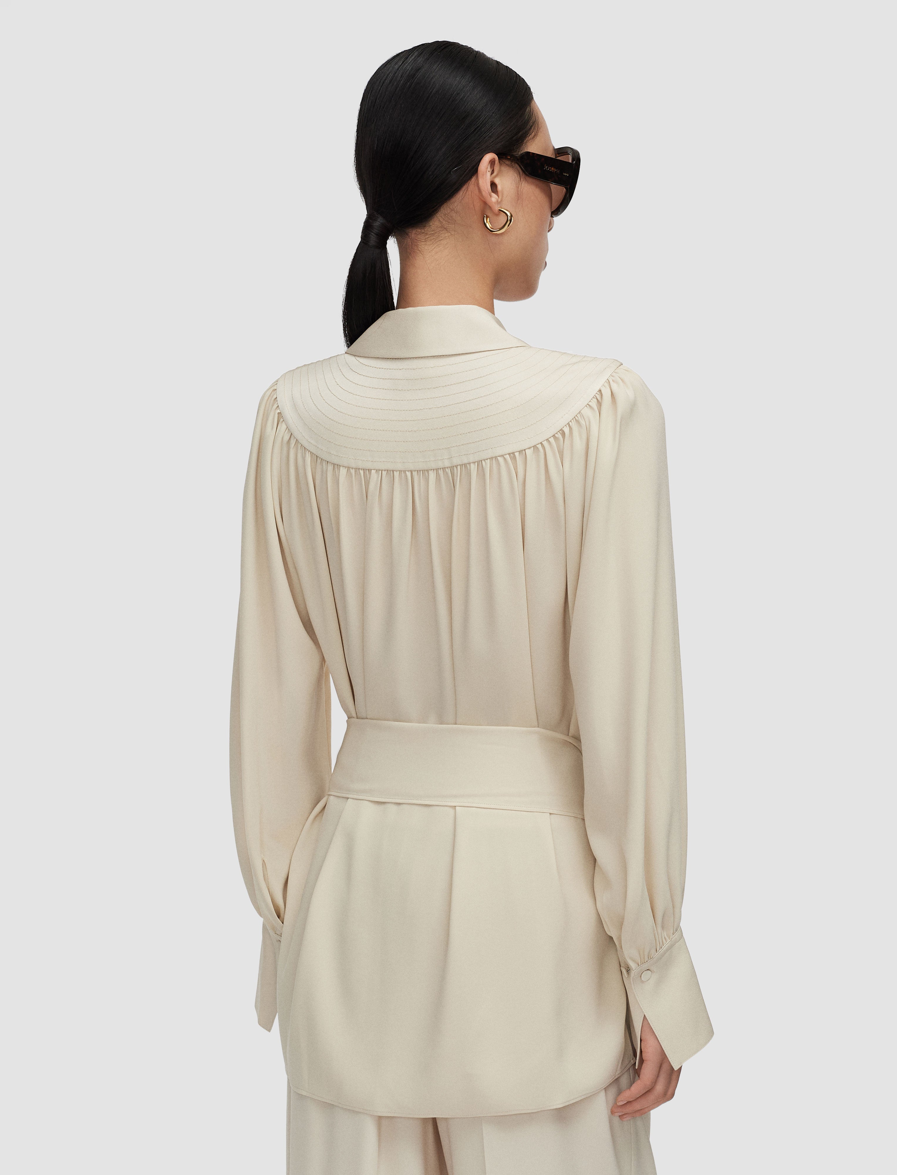 beige-blouse-bou-en-crepe-JOSEPH
