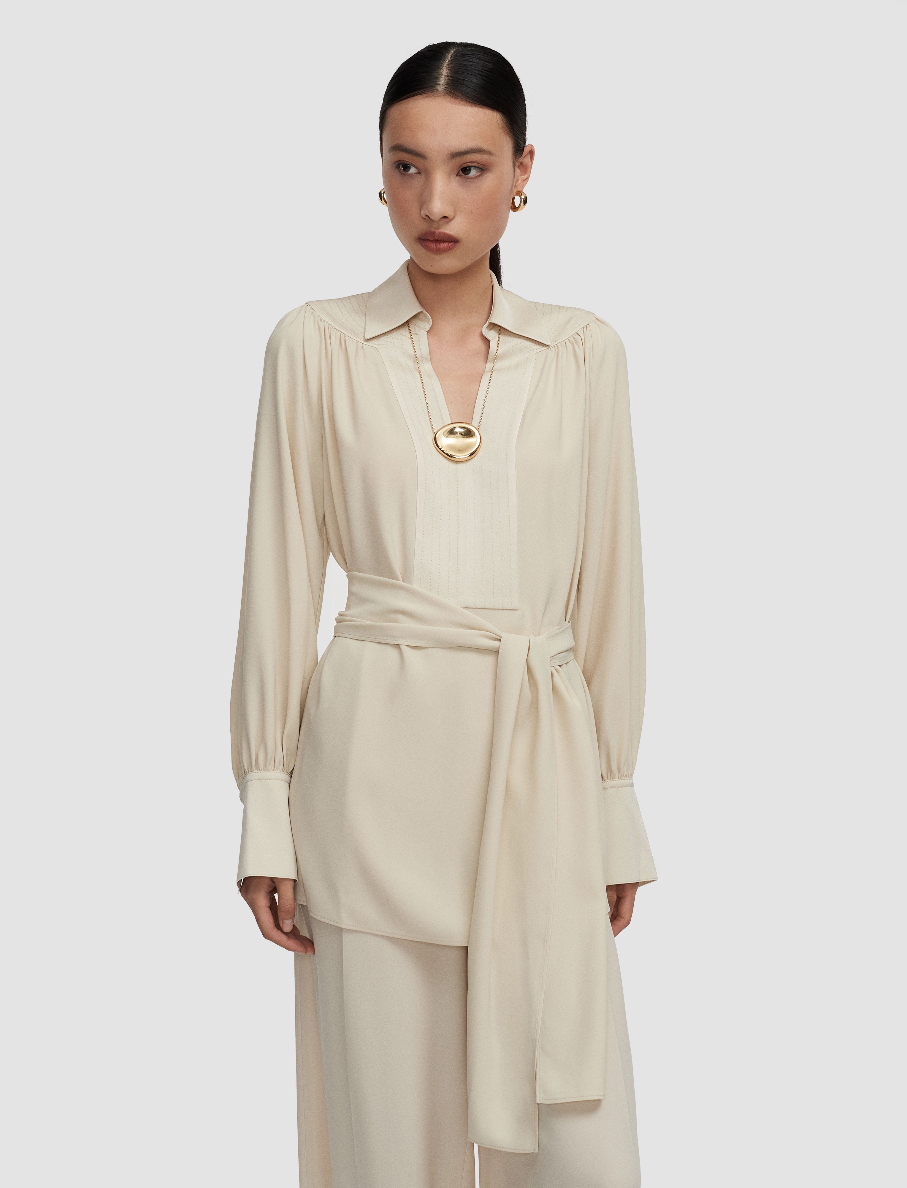 beige-blouse-bou-en-crepe-JOSEPH