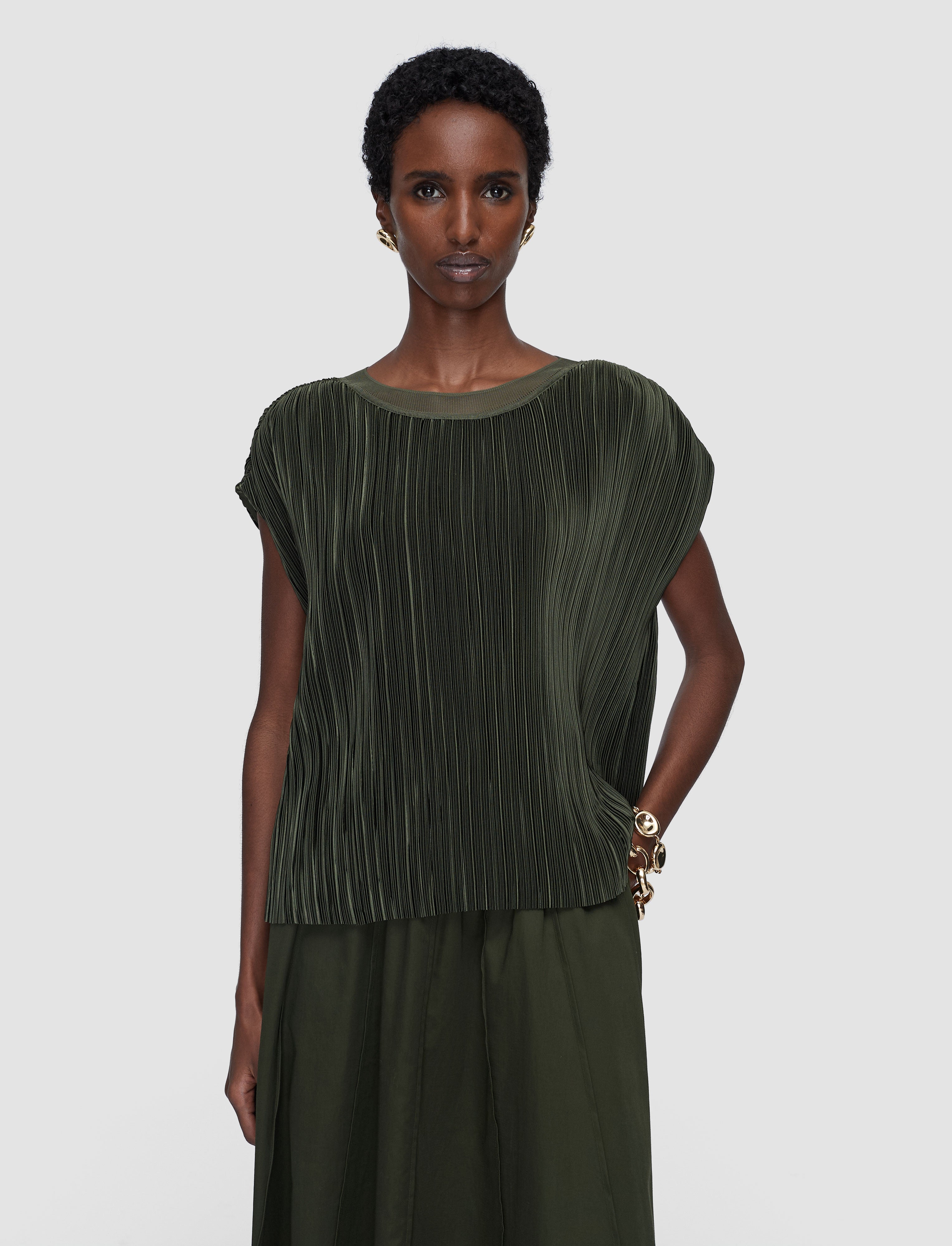 vert-top-cedre-en-satin-plisse-JOSEPH
