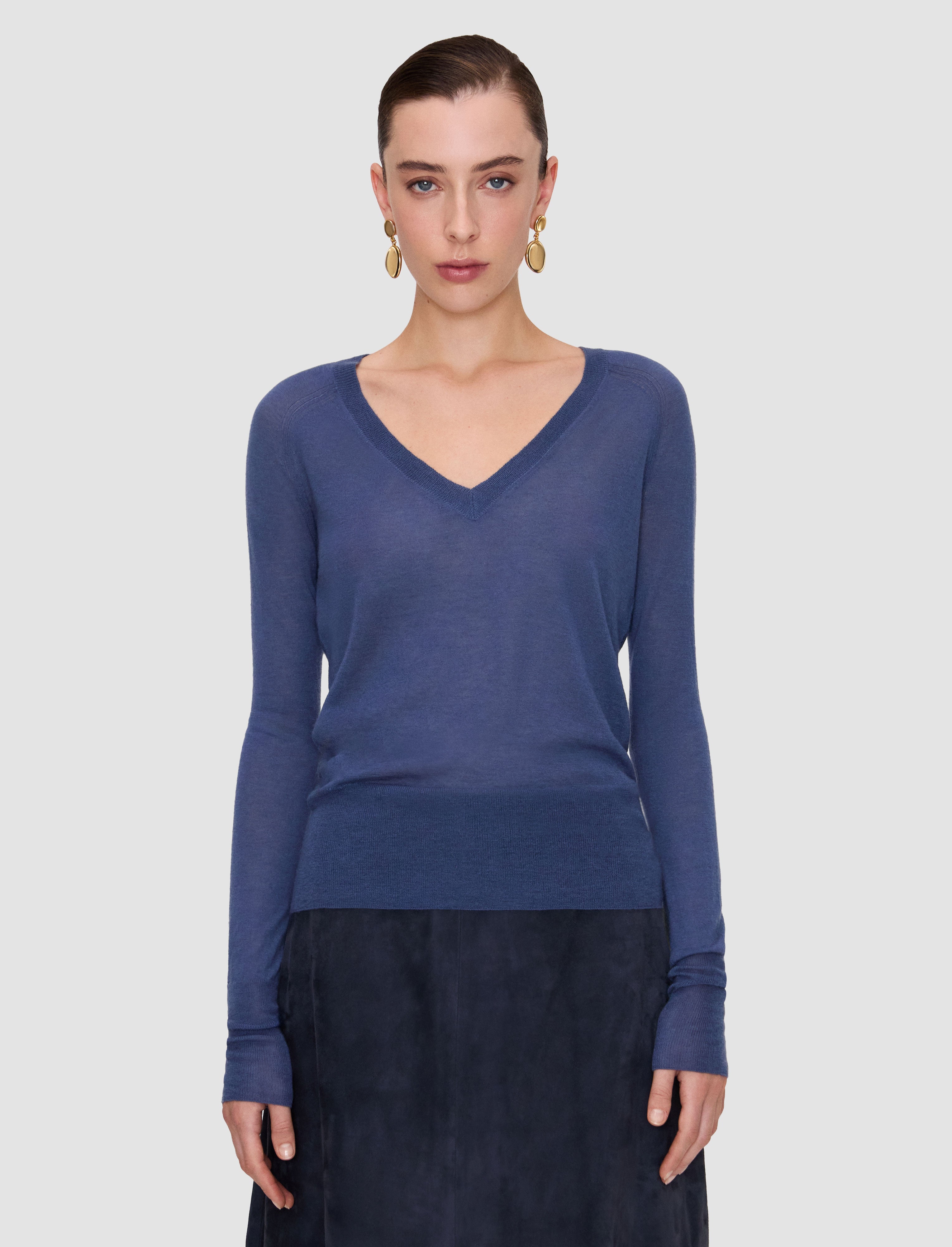 bleu-pull-col-v-cetus-en-cashair-JOSEPH