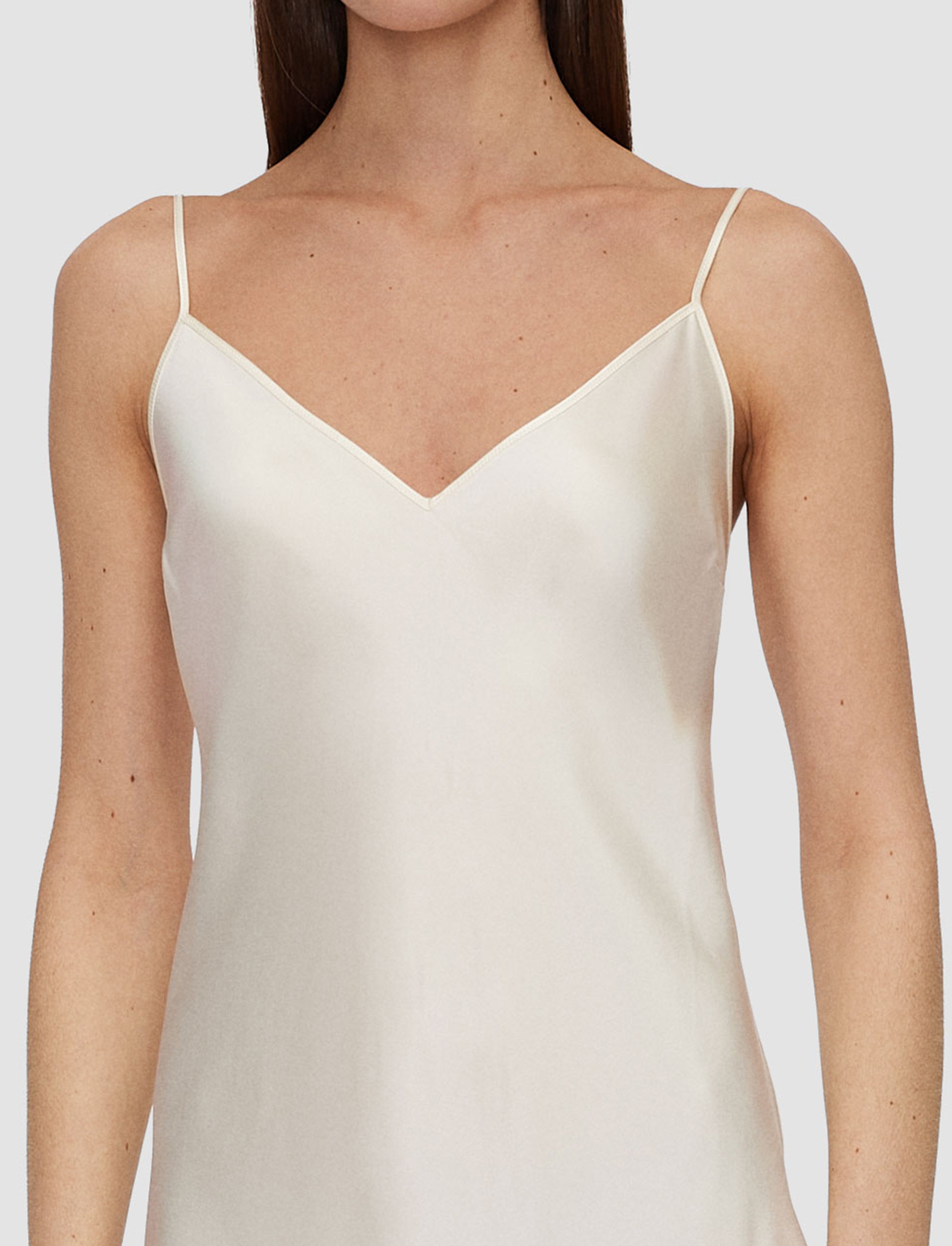 blanc-robe-clea-en-satin-de-soie-JOSEPH