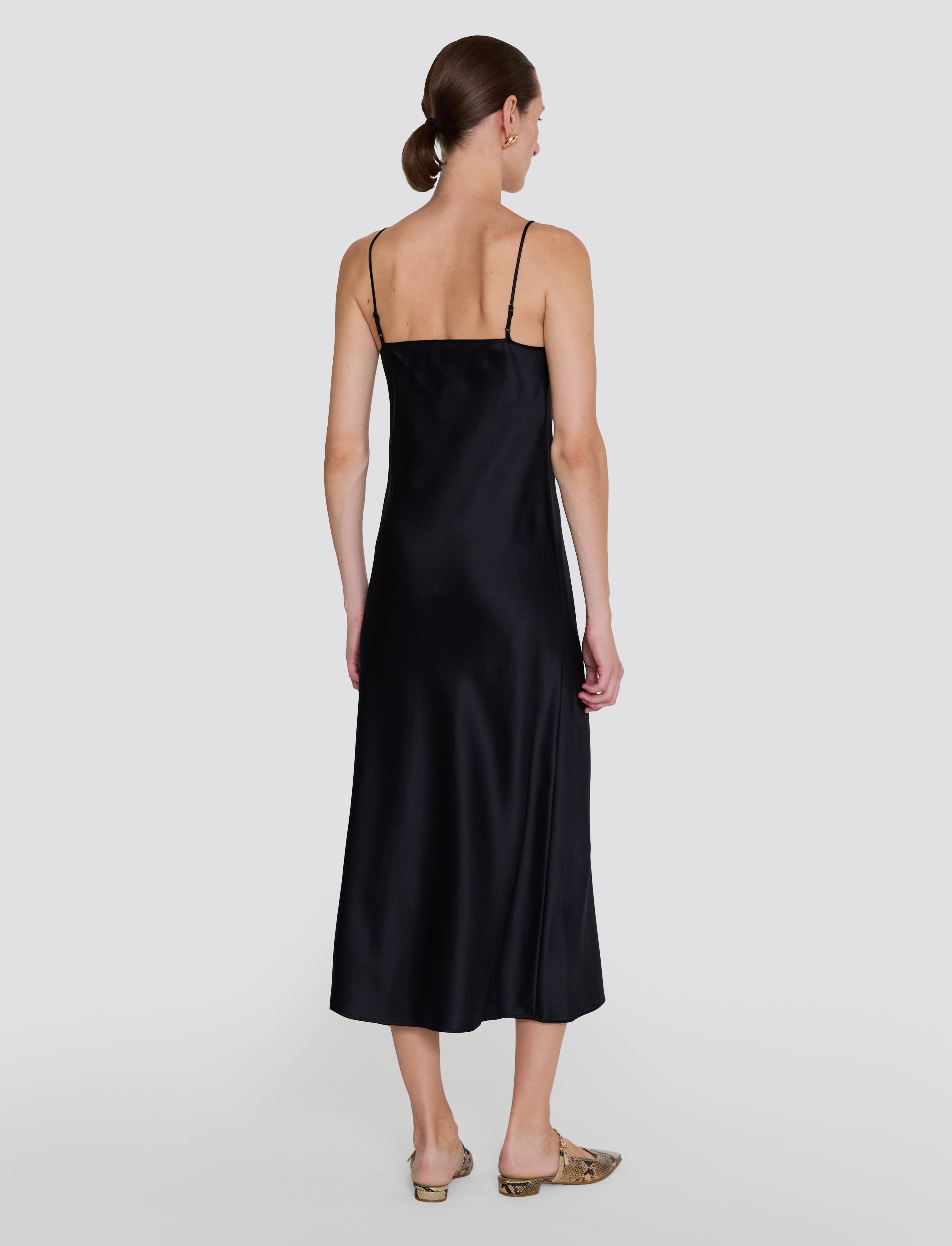 noir-robe-cloe-en-satin-de-soie-JOSEPH