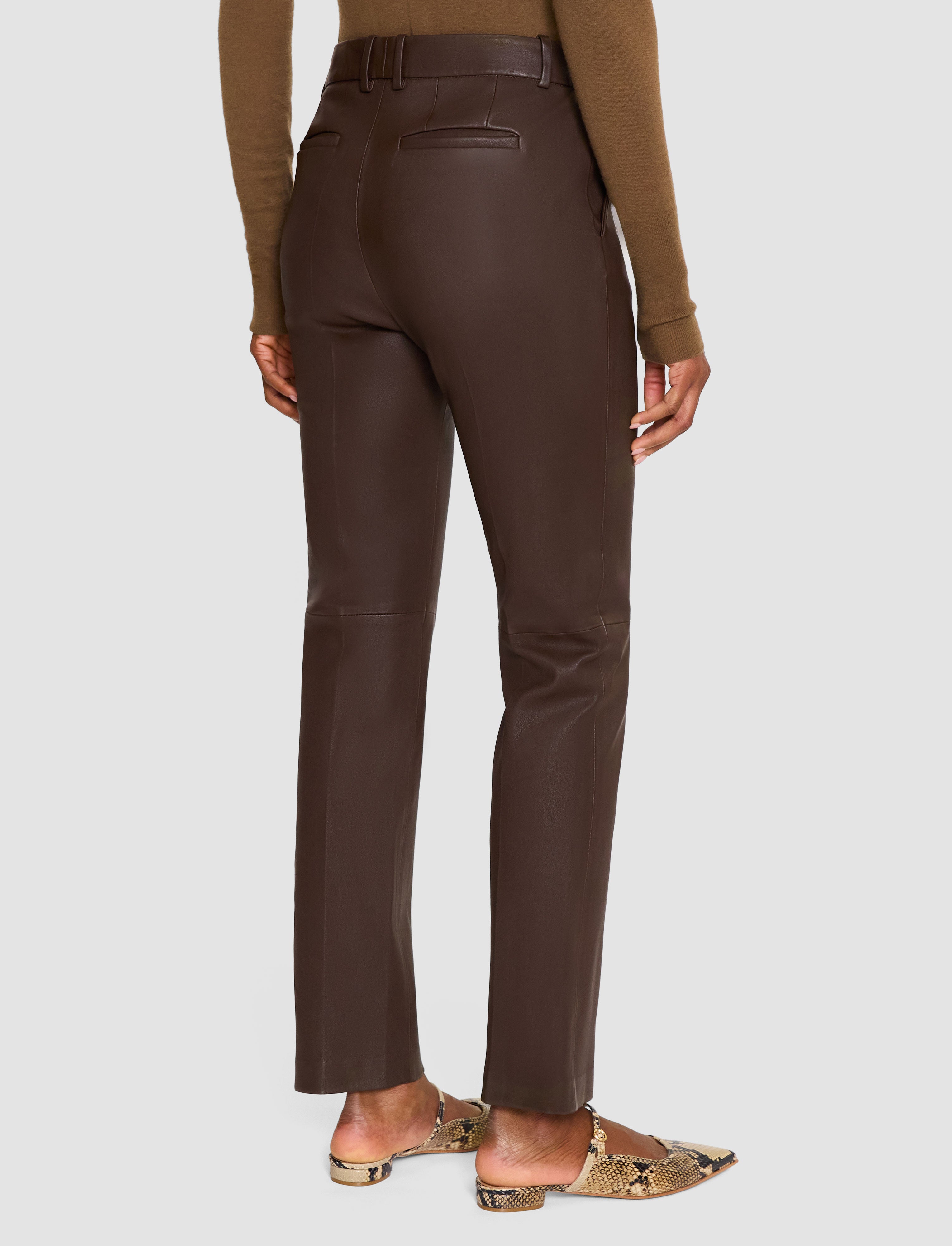 marron-pantalon-coleman-long-en-cuir-stretch-JOSEPH
