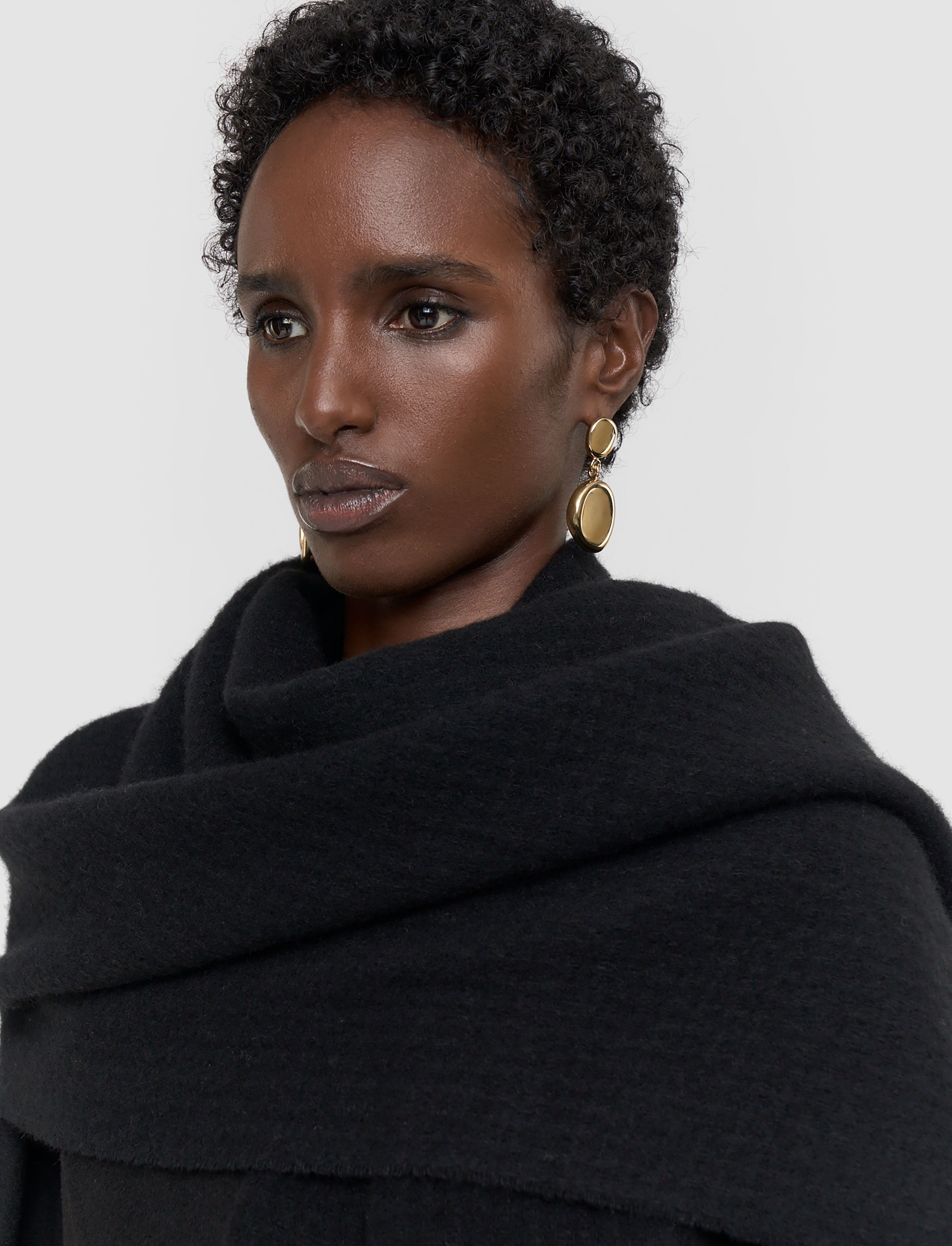 black-flora-waffle-wool-scarf-JOSEPH