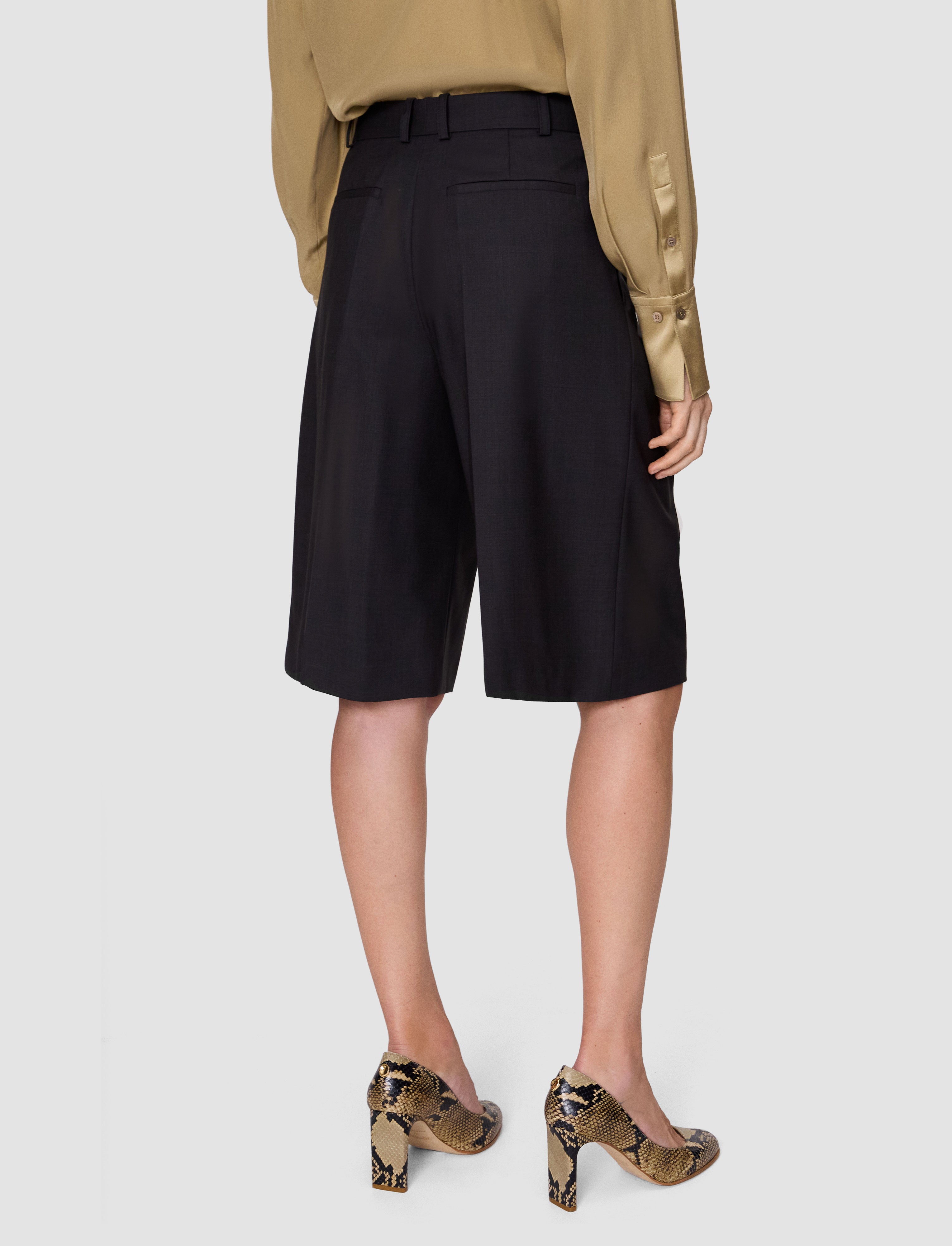 gris-short-long-gabbie-en-laine-tailoring-JOSEPH