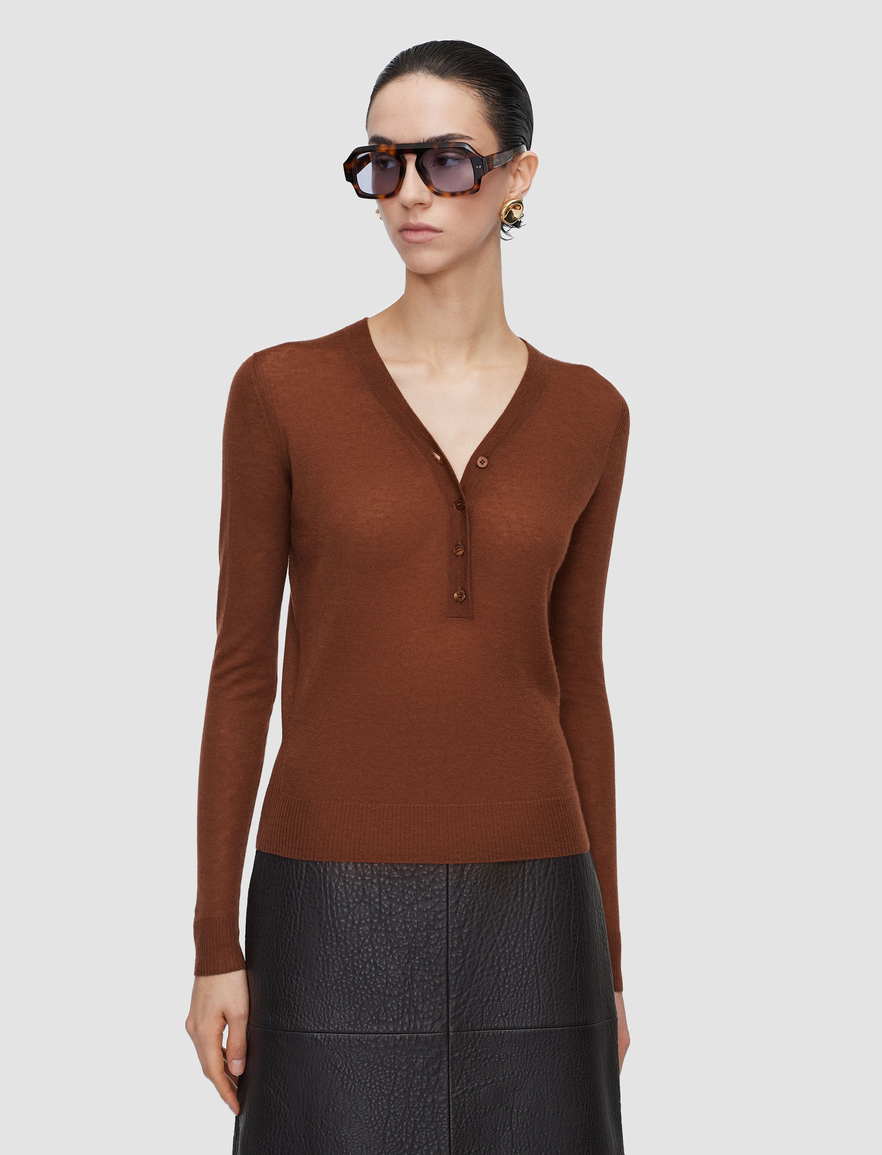 marron-pull-henley-gillies-en-cashair-JOSEPH