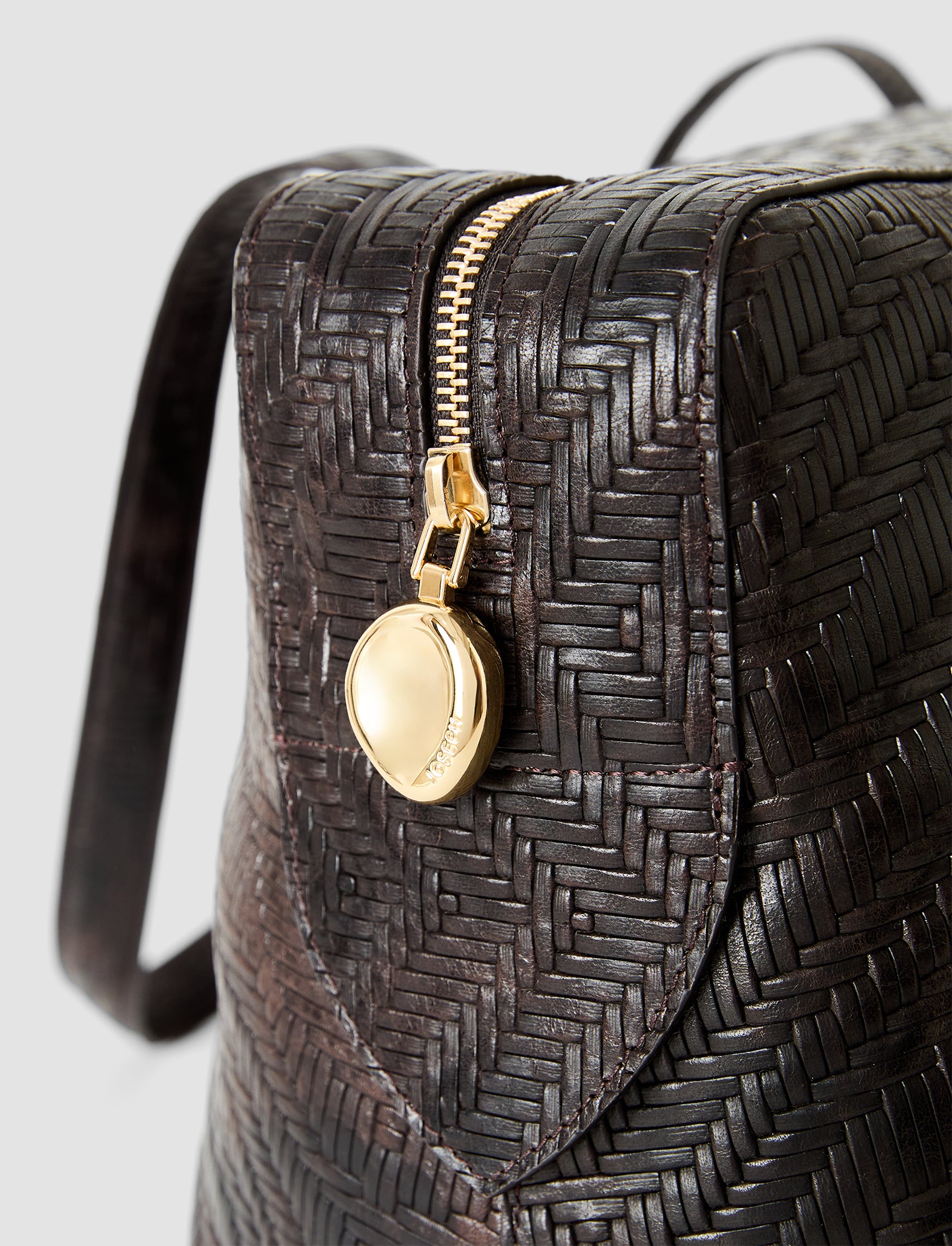 marron-sac-jumbo-loaf-en-cuir-JOSEPH