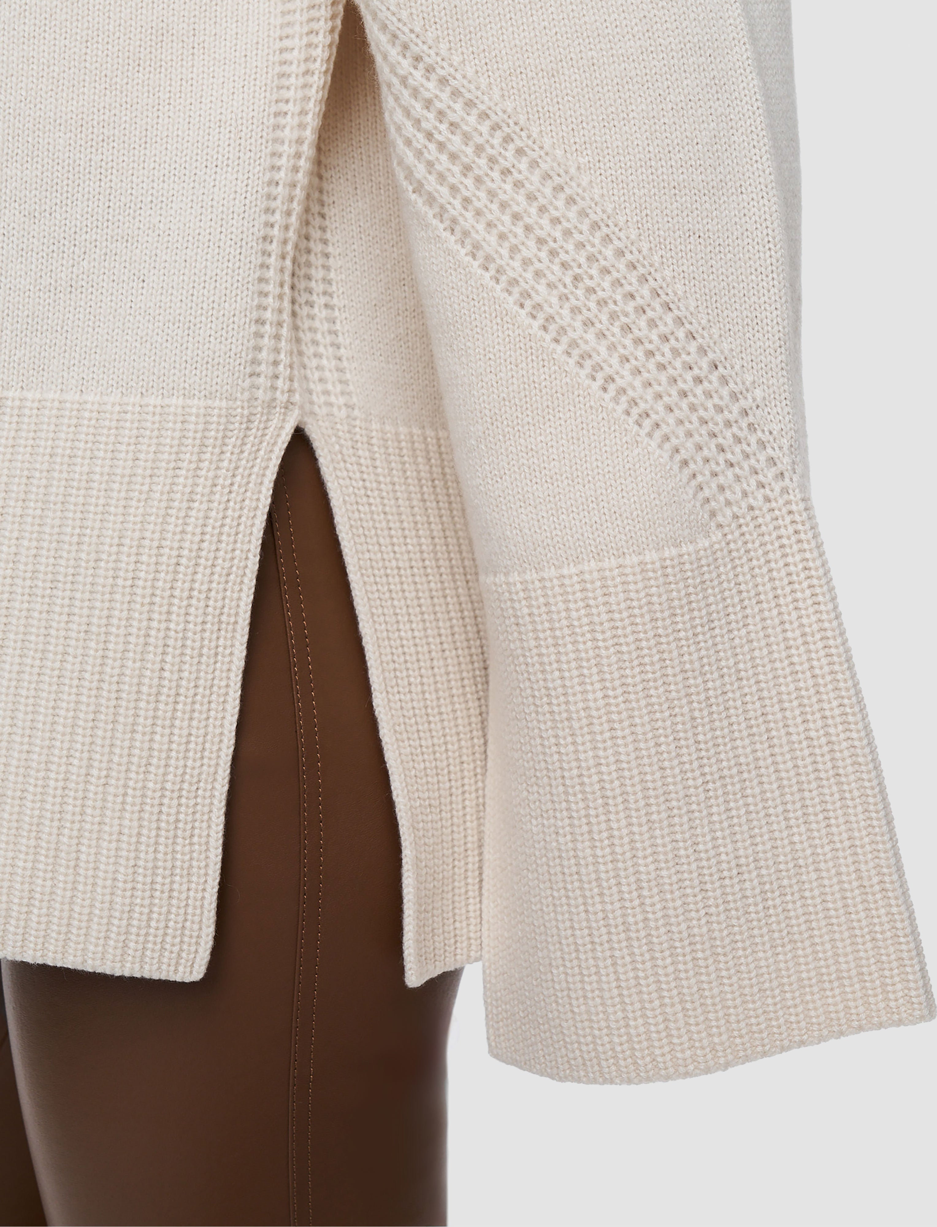 blanc-pull-col-montant-loftus-en-pur-cachemire-JOSEPH