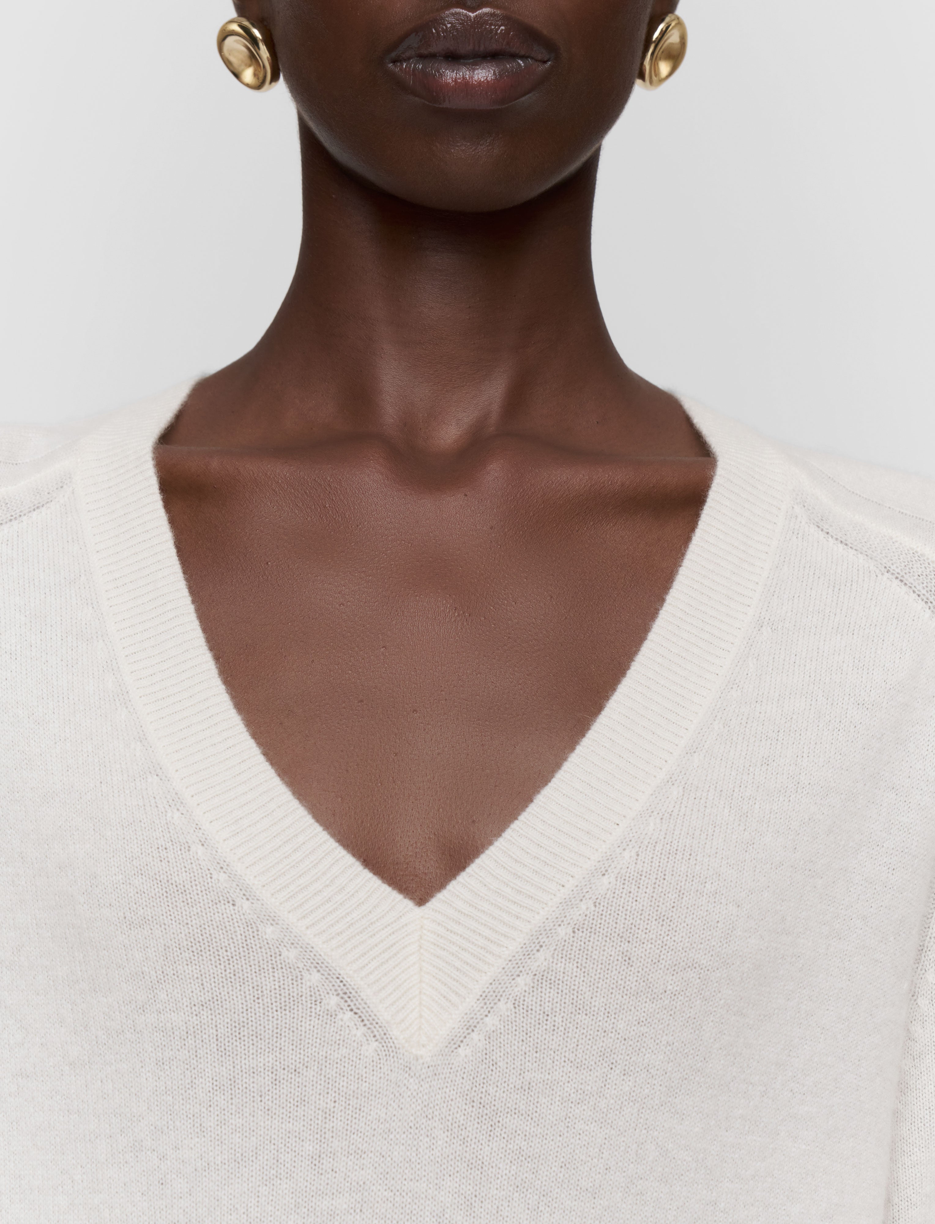 blanc-pull-col-v-lucille-en-pur-cachemire-leger-JOSEPH
