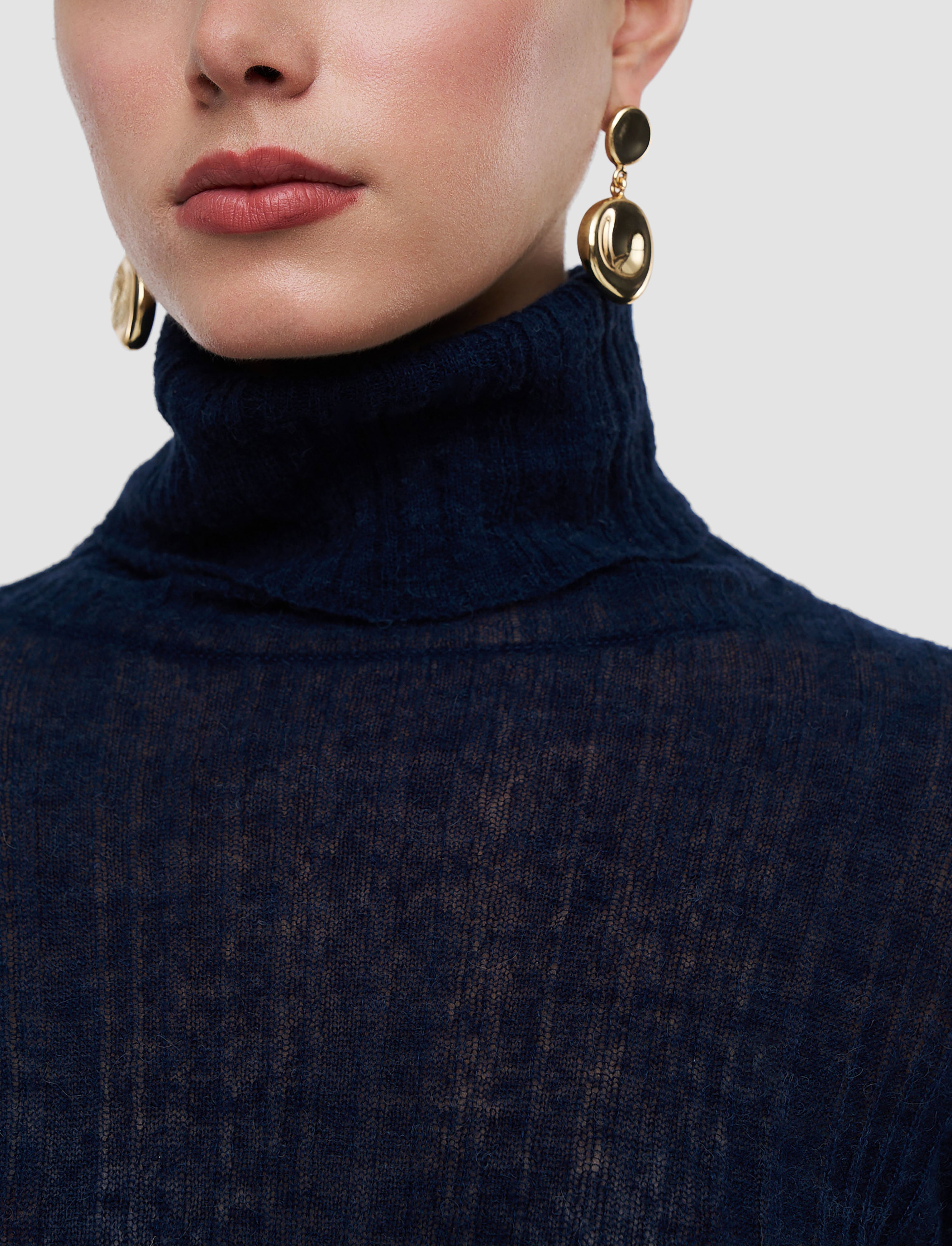 bleu-pull-molony-en-laine-cotelee-transparente-JOSEPH