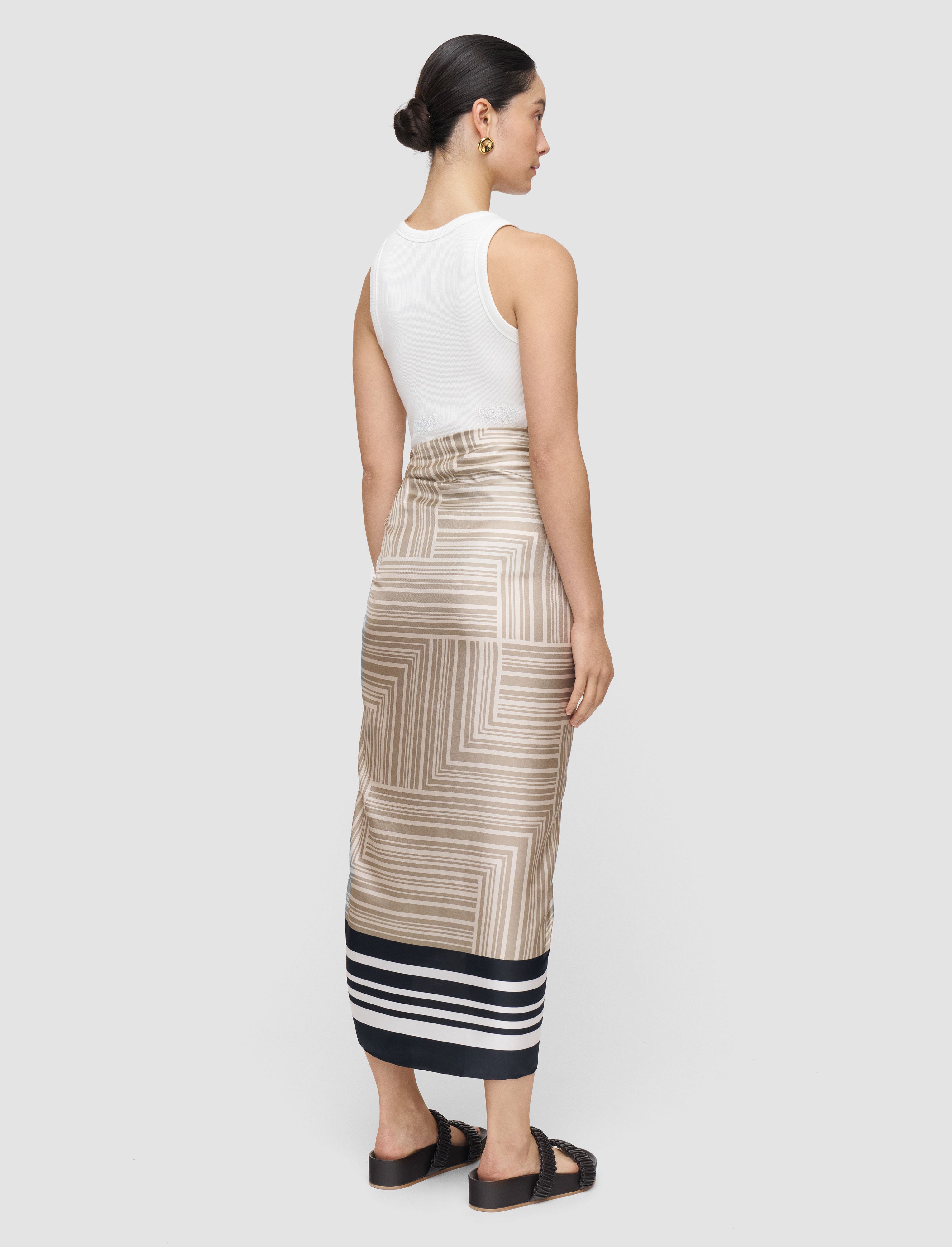 beige-echarpe-nixie-large-soie-JOSEPH