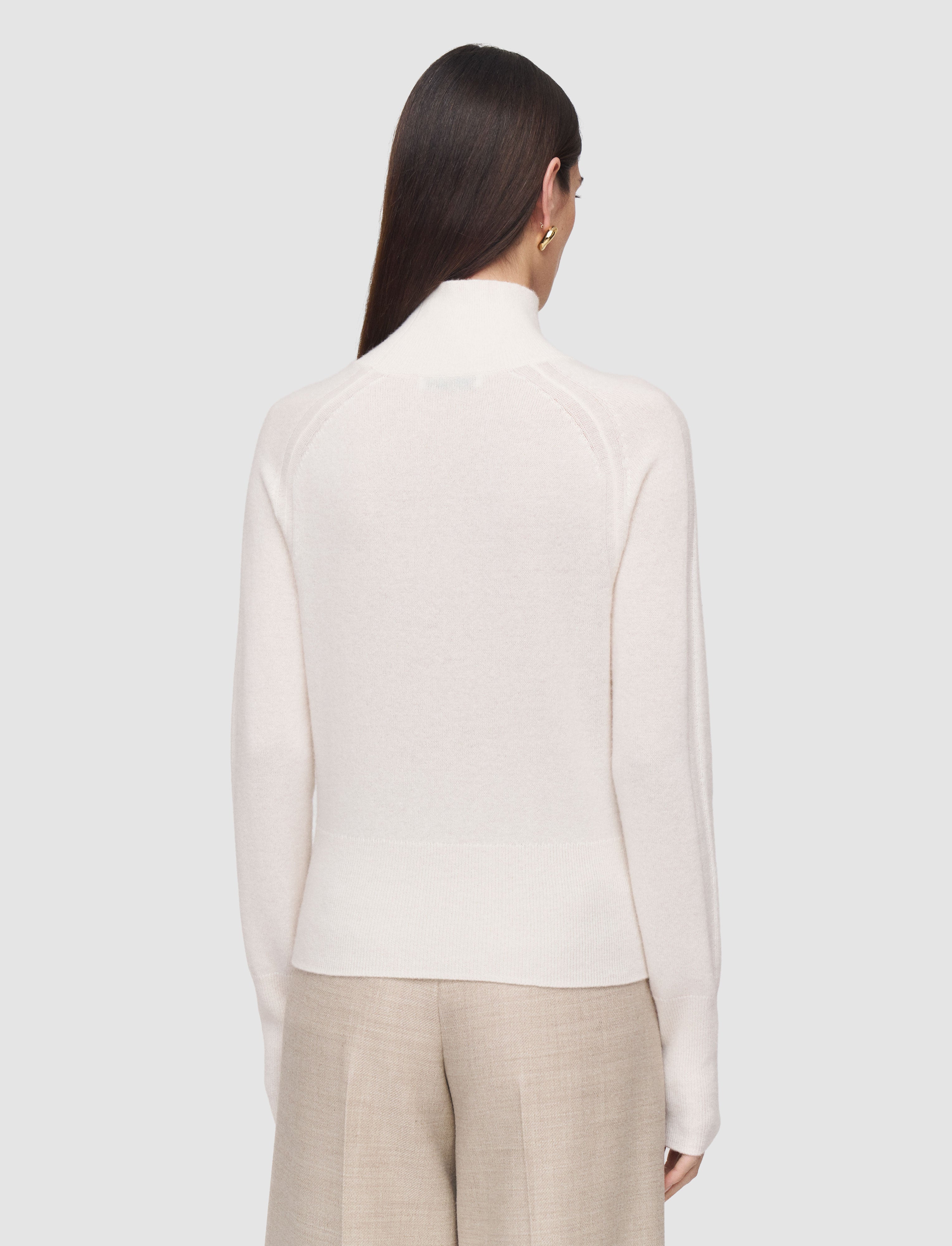 blanc-pull-col-montant-oxna-en-pur-cachemire-leger-JOSEPH