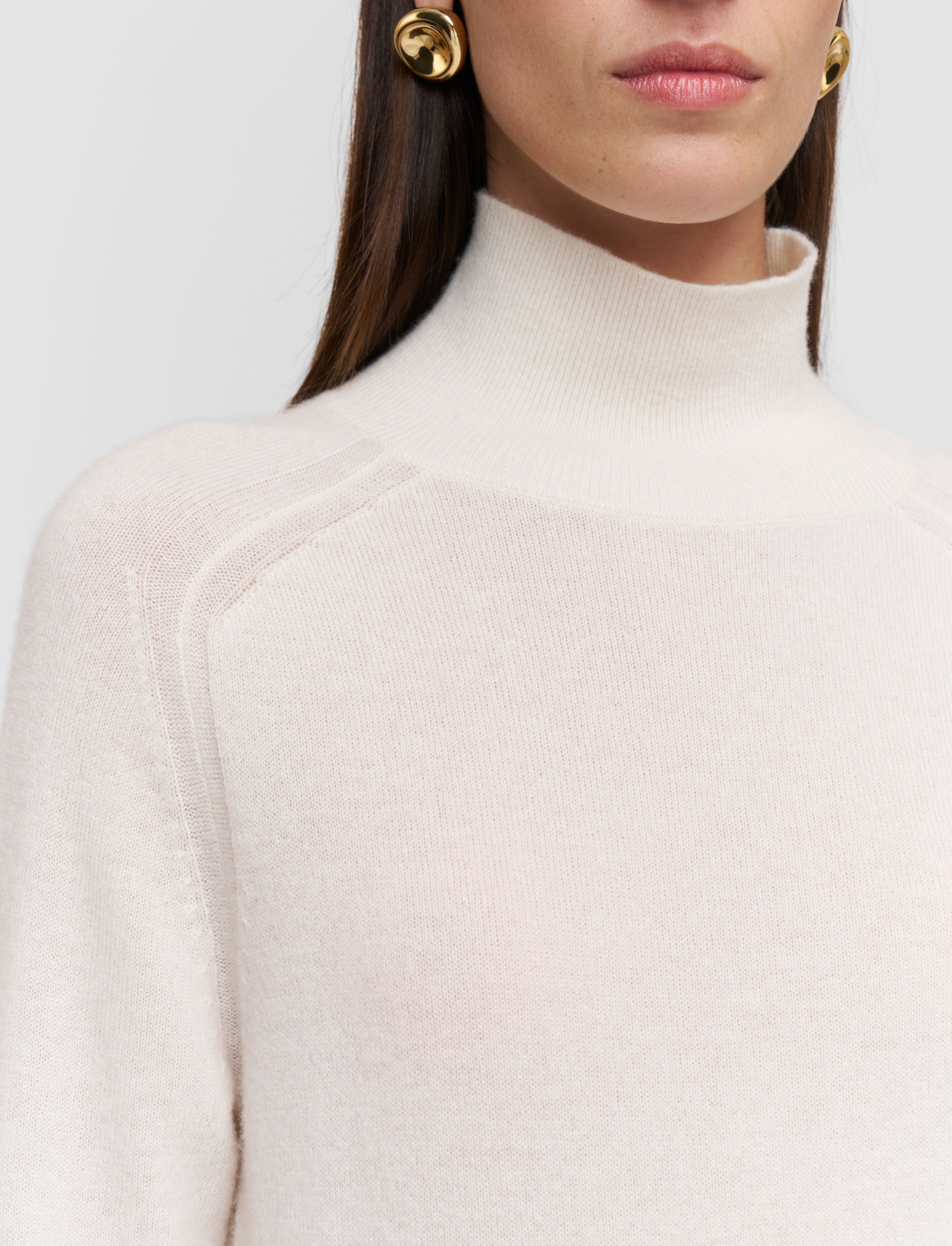 blanc-pull-col-montant-oxna-en-pur-cachemire-leger-JOSEPH