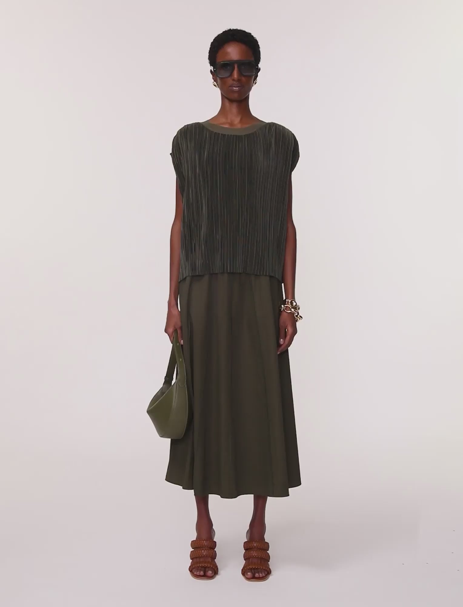 vert-top-cedre-en-satin-plisse-JOSEPH