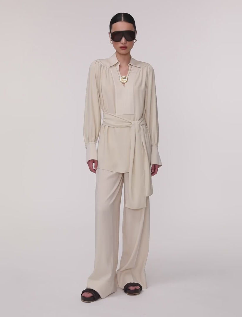 beige-blouse-bou-en-crepe-JOSEPH