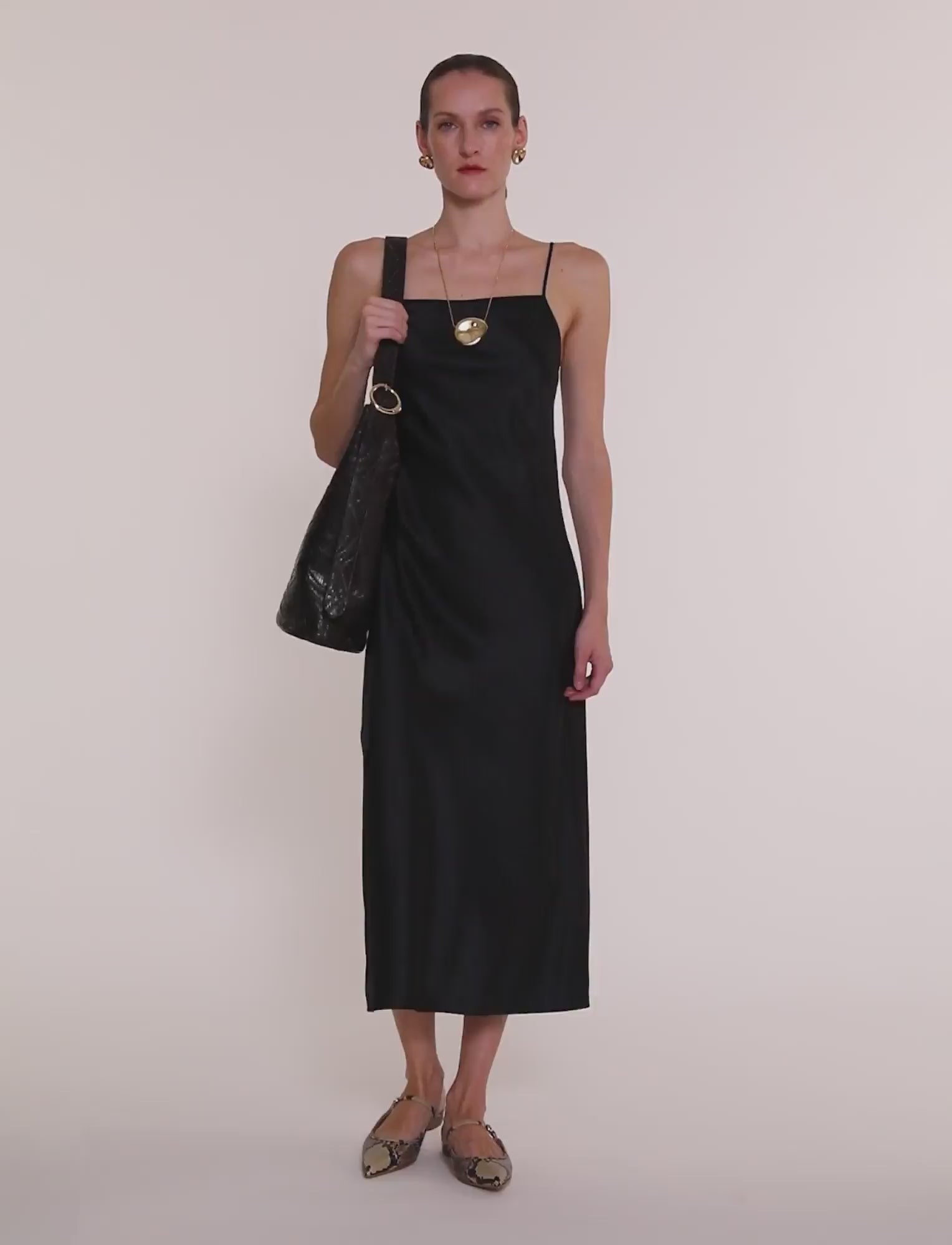 noir-robe-cloe-en-satin-de-soie-JOSEPH