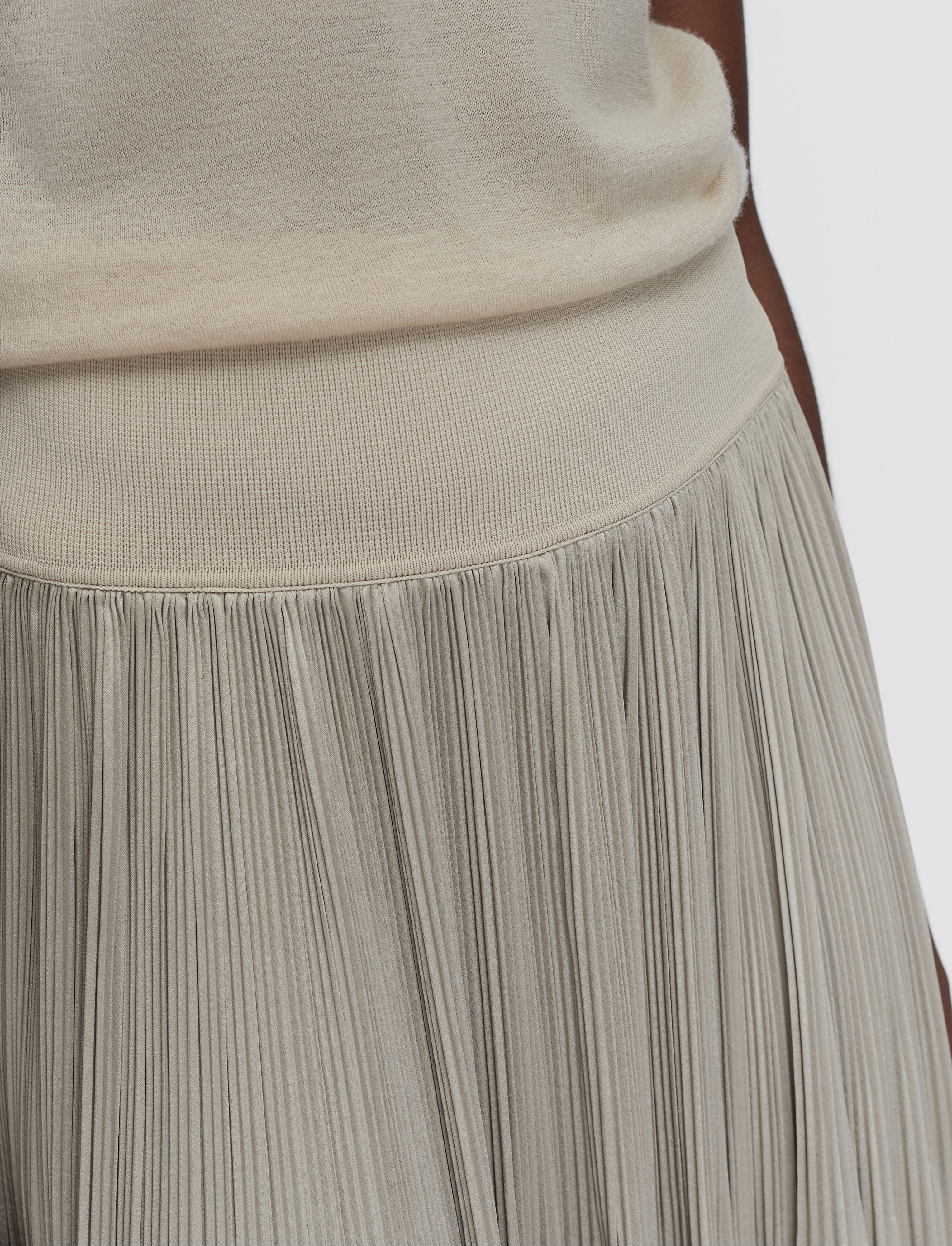 beige-jupe-rabat-en-satin-plisse-JOSEPH