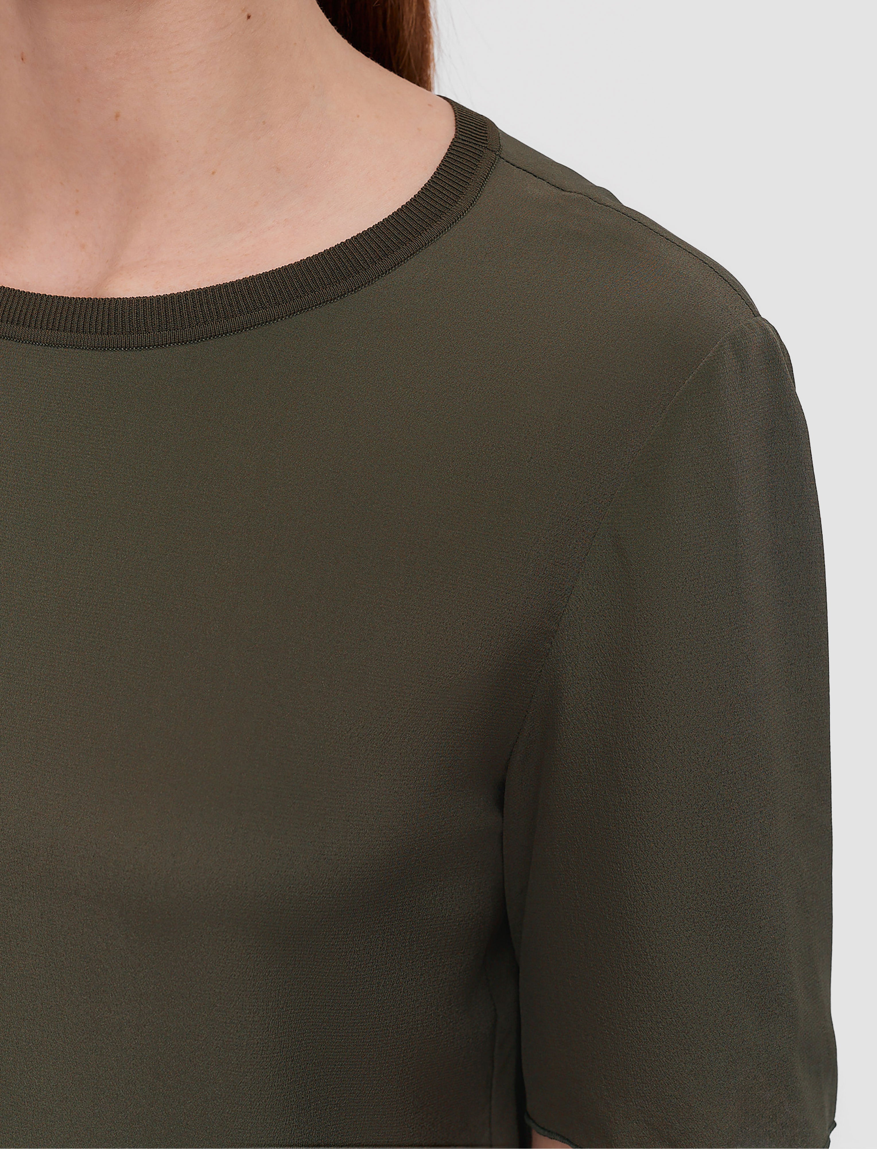 vert-blouse-rubin-en-crepe-de-soie-JOSEPH
