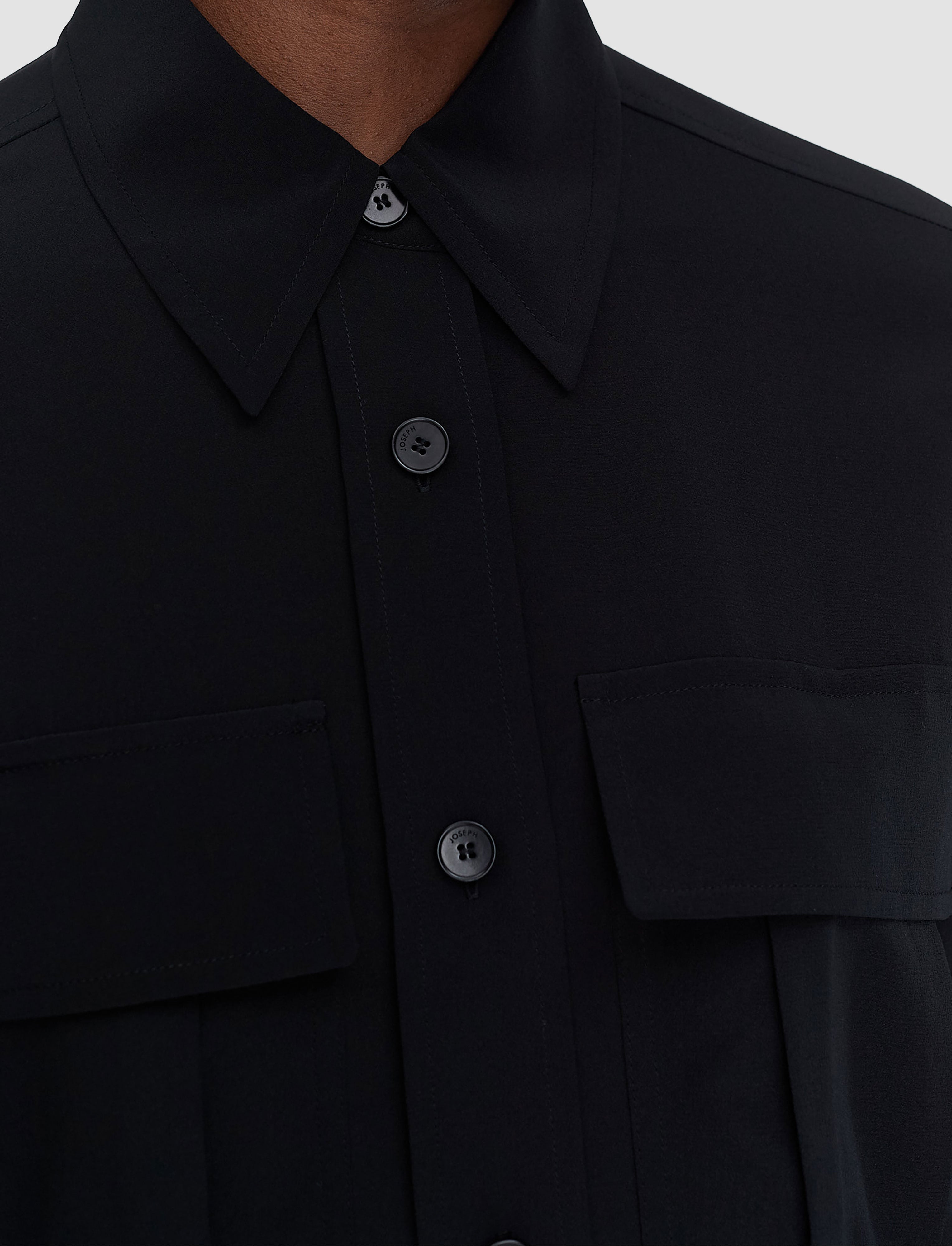 noir-chemise-yas-en-soie-crepe-de-chine-JOSEPH