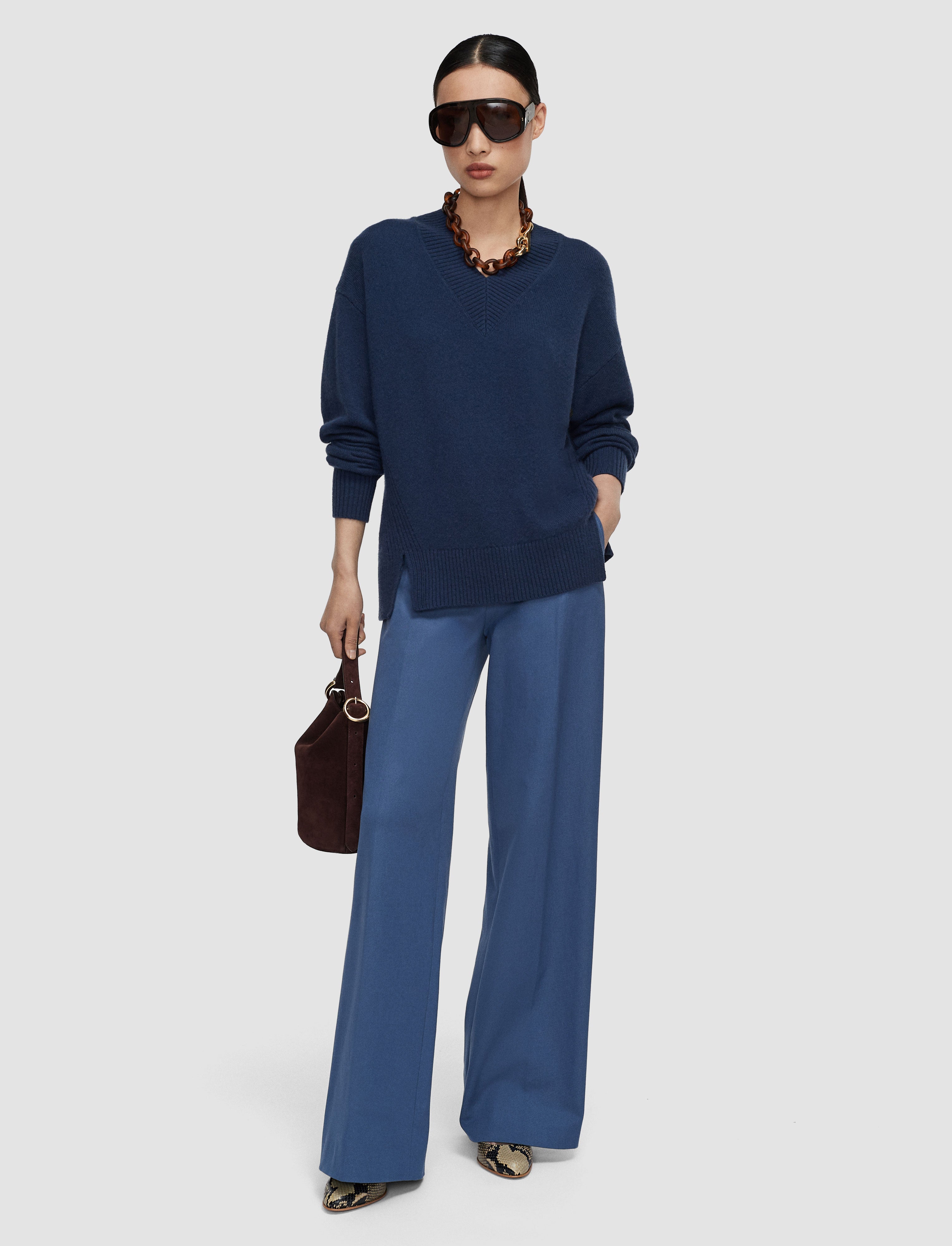 bleu-pull-zinnia-en-cachemire-cloud-JOSEPH